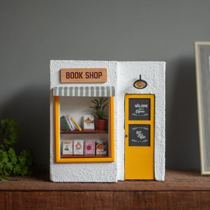 Book Shop Planter (Fresh White)