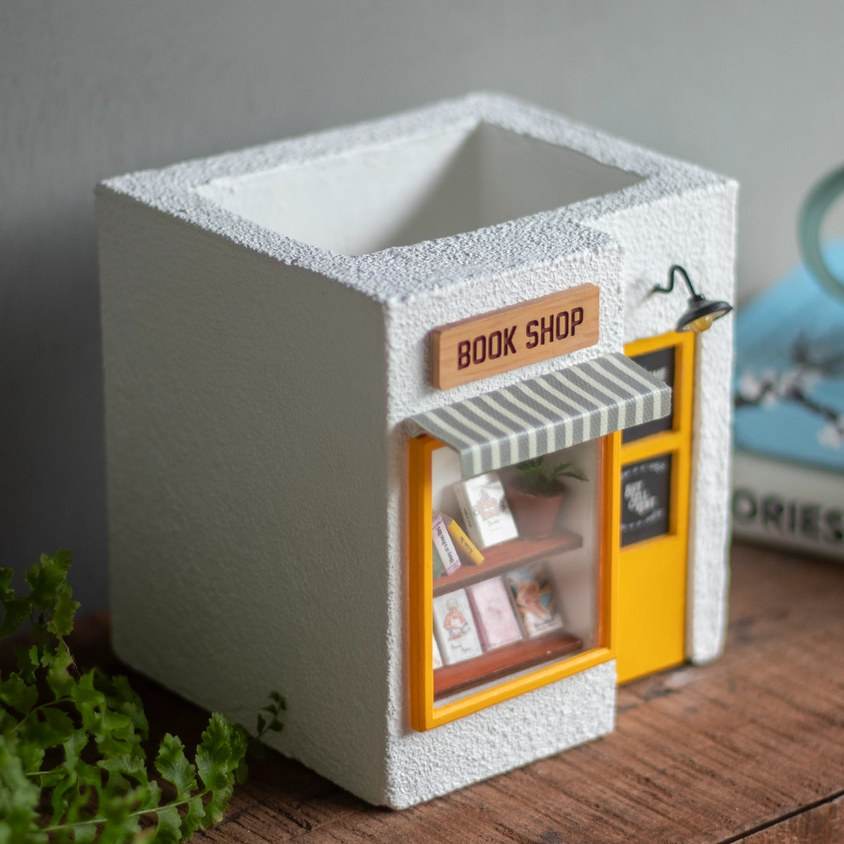 Book Shop Planter (Fresh White)