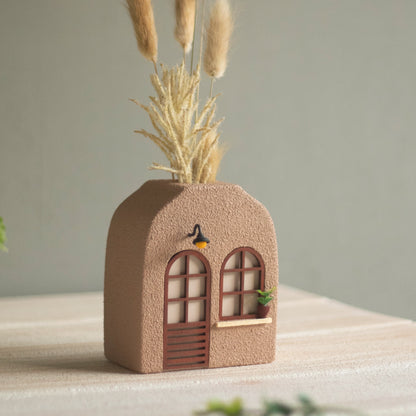 The Archistic Vase (Brown)