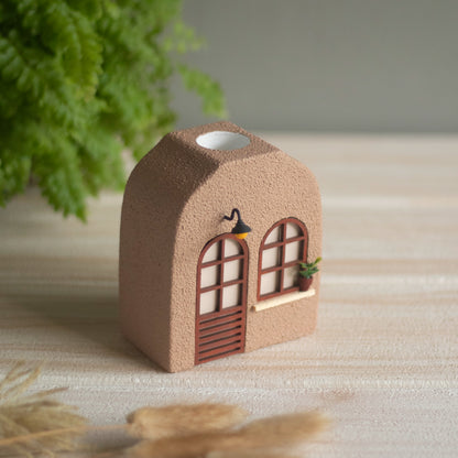 The Archistic Vase (Brown)