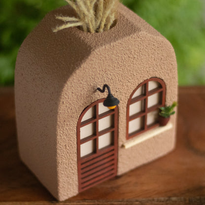 The Archistic Vase (Brown)