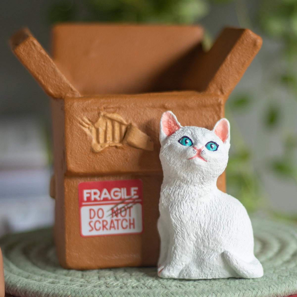 Carton Cat Desk Organiser