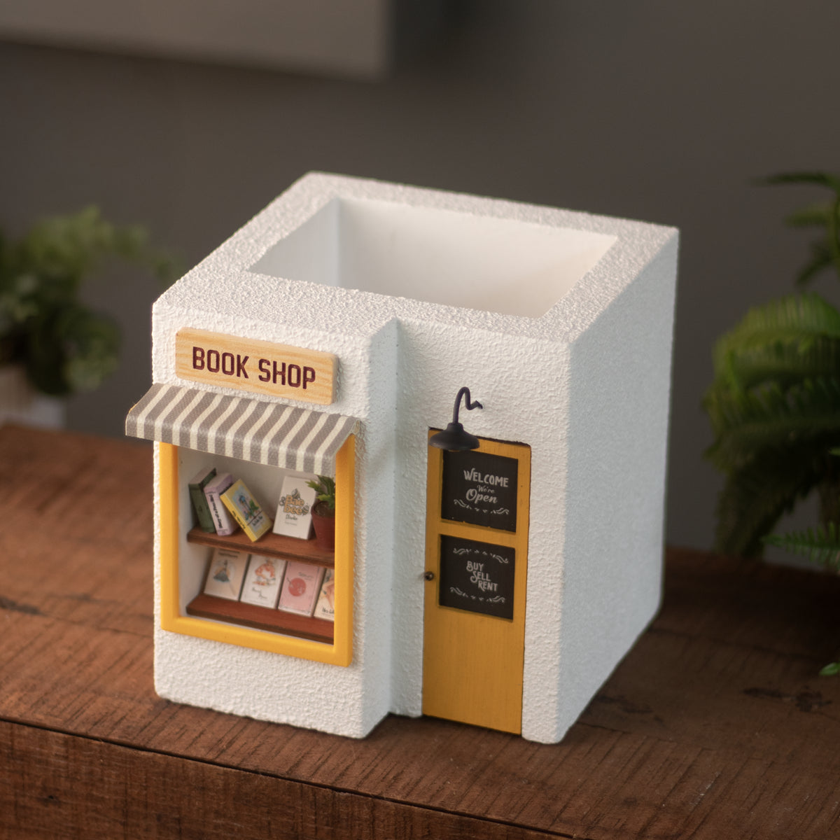 Book Shop Planter (Fresh White)