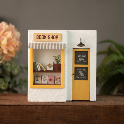 Book Shop Planter (Fresh White)