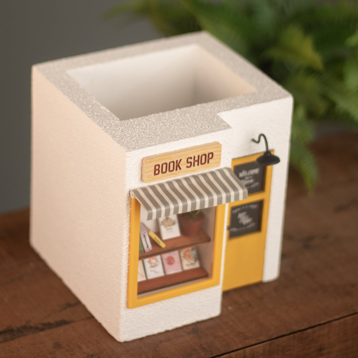 Book Shop Planter (Fresh White)