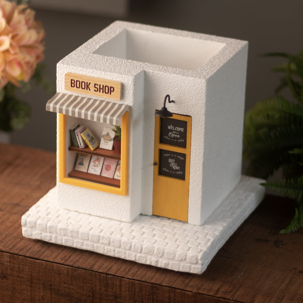 Book Shop Planter (Fresh White)